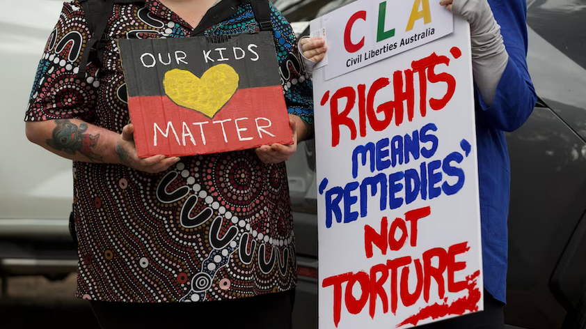 Protesters gathered at Banksia Hill on Sunday to call for better treatment of youth detainees. (ABC News: Kenith Png)