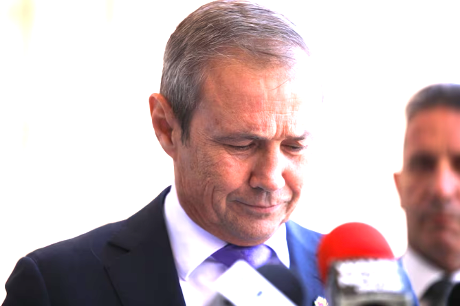 Roger Cook says he acknowledges the Unit 18 set-up is a "difficult situation". (ABC News: Keane Bourke)