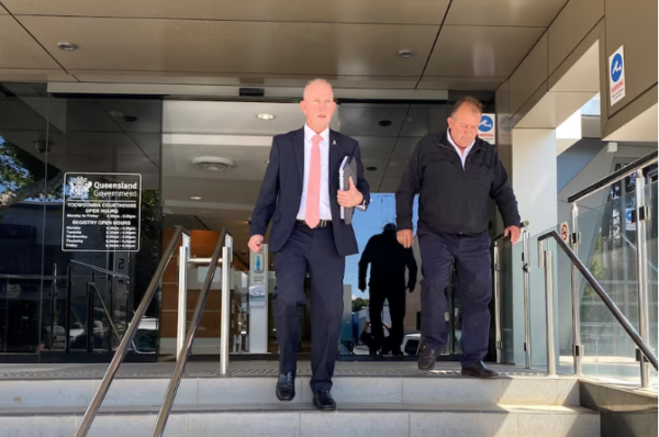 Ian Leavers (left) told the inquest police to should still be trained in the manoeuvre. (ABC Southern Qld: Laura Cocks)